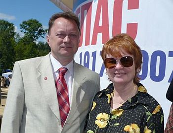 Ellen Corey with the Mayor of Kotlas.